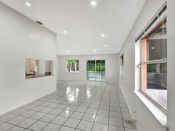 4th image of 10390 Boynton Place Circle