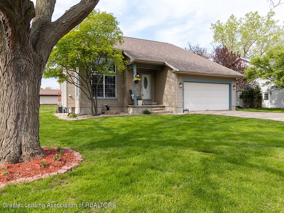 1st image of 3456 Parkwood Dr
