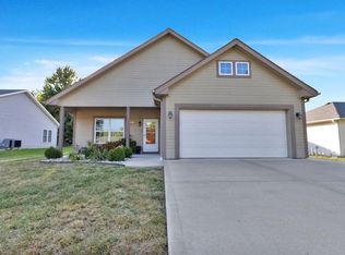 905 Howenstein St, Cameron, MO 64429