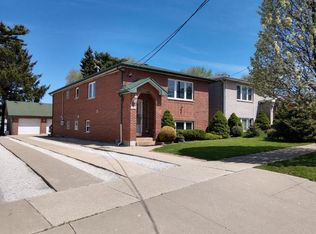 7504 W Douglas Ave, Summit, IL 60501