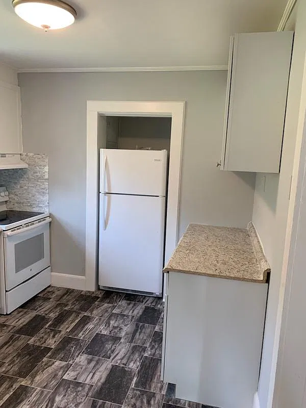 2 bed, $1,000 — Photo 3