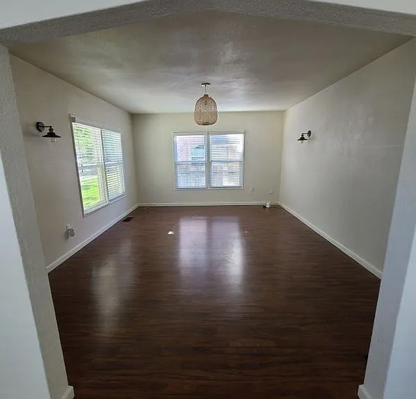 5 Chestnut St — Photo 3