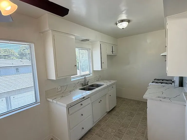 Ramona — Photo 35