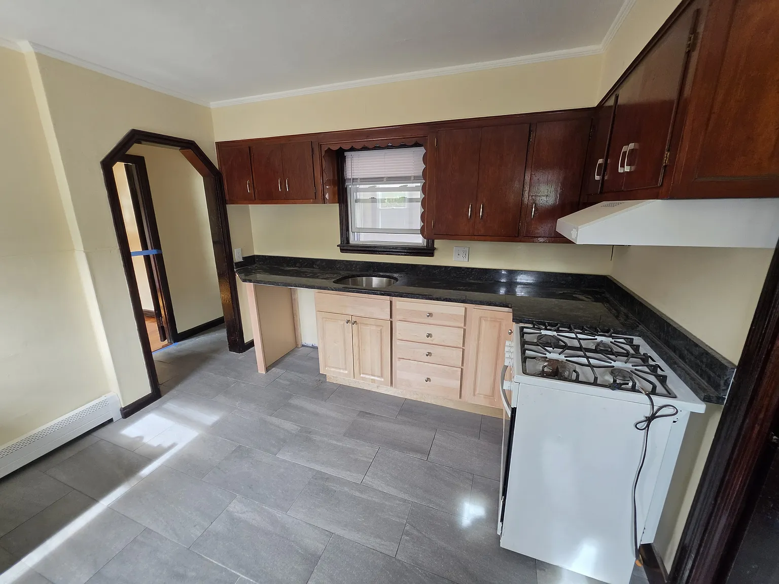 2 bed, 800 sqft, $1,995 — Photo 3