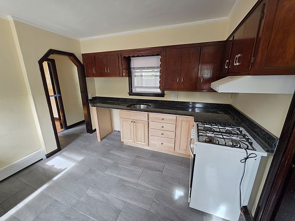 3rd image of 1180 Main St #1