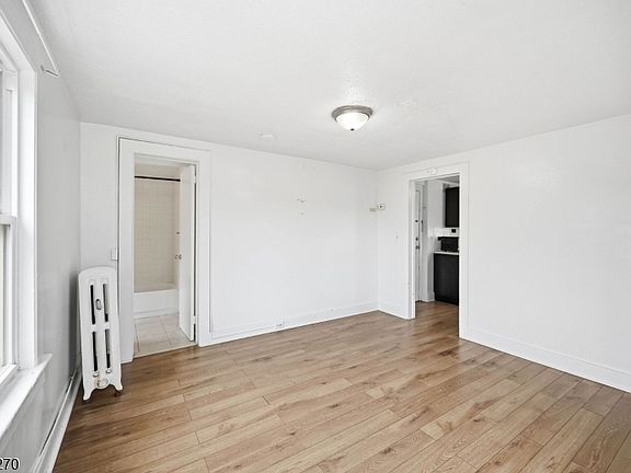 5th image of 98 Maple Ave #A