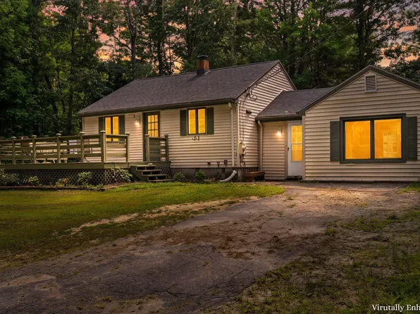 212 Annabessacook Road, Monmouth, ME 04265