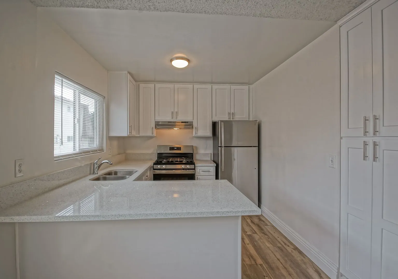 2307 Carnegie Lane — Photo 4