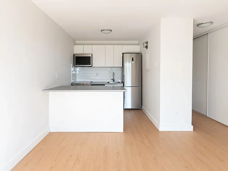 420 Central Ave — Photo 5