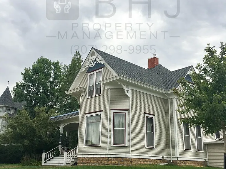 372 W Loucks St — Photo 18