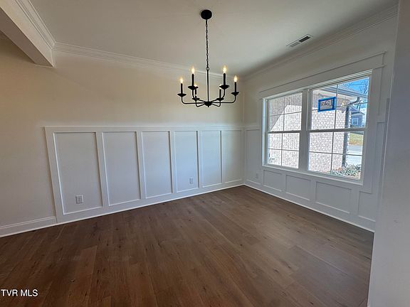 5th image of 1208 Hawley Rd