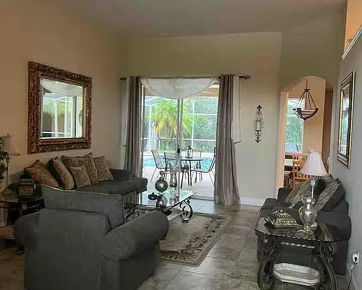 250 Bowling Green Ct — Photo 3
