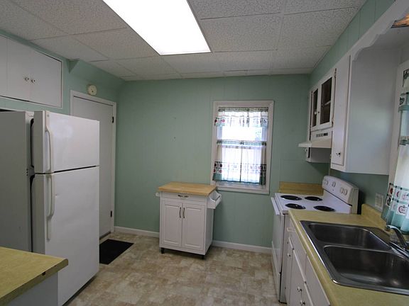 3rd image of 1007 Johnson St