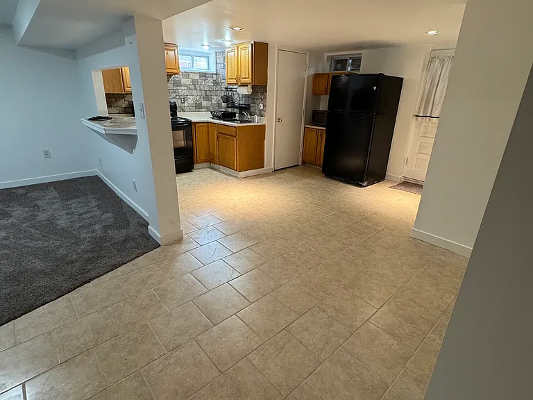 827 Meadow Rd — Photo 4