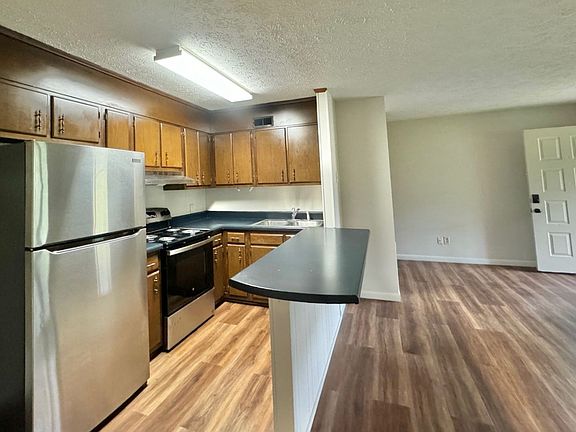 4th image of 400 Cranbrook Ave SE APT 1