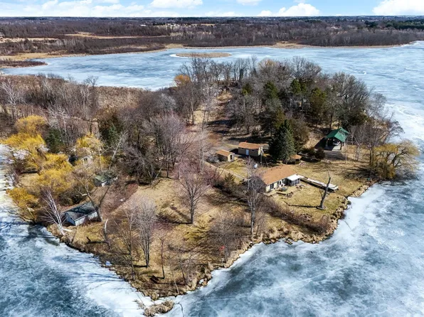 2652 Paradise Trl NW, Isanti, MN 55040