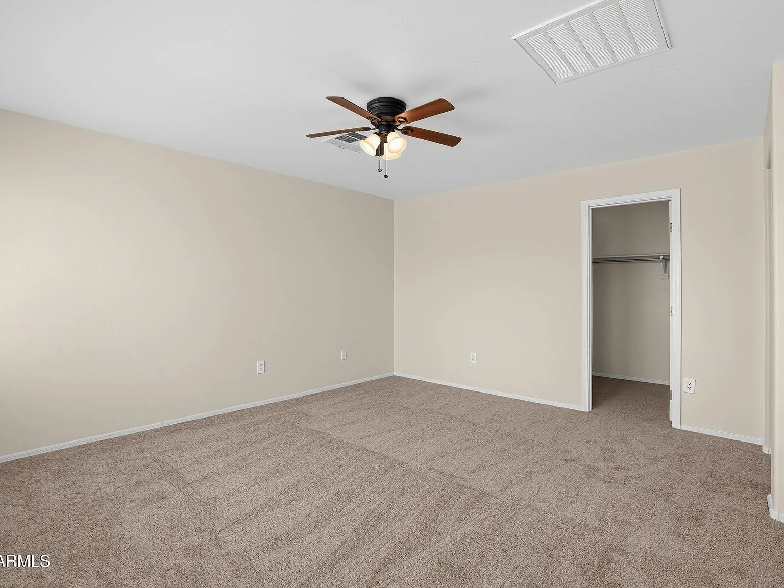 3 bed, 2.5 bath, 2024 sqft, $2,240 — Photo 4