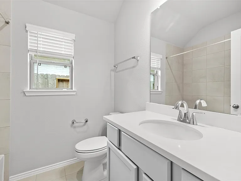 10414 Starfire Yellow Dr — Photo 23