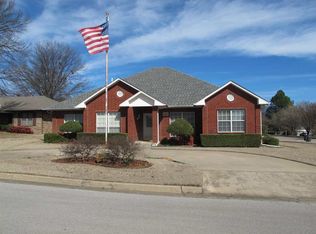 2001 Stratford Ct, Ardmore, OK 73401