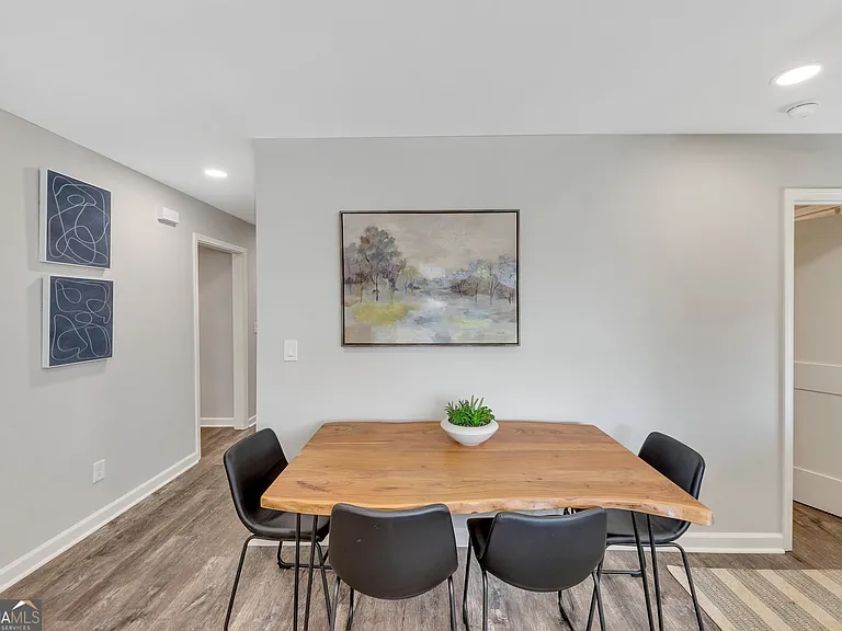 155 Parkview Dr SE — Photo 11