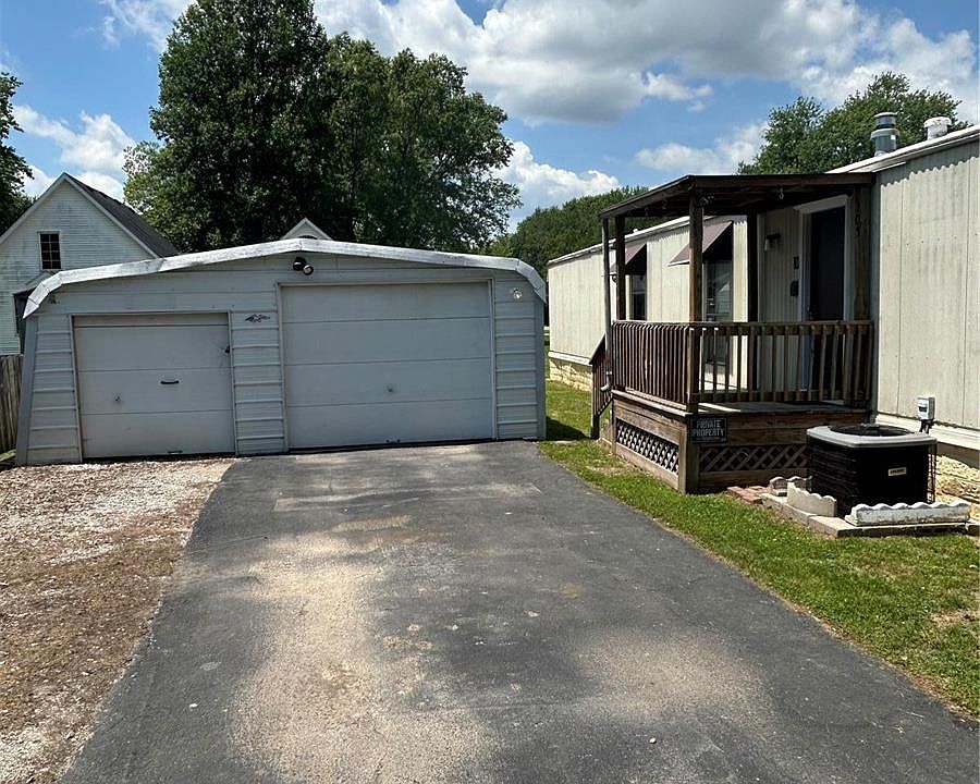 103 S 4th St, Mulberry Grove, IL 62262 | Zillow