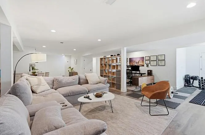 4206 Huntington St — Photo 7