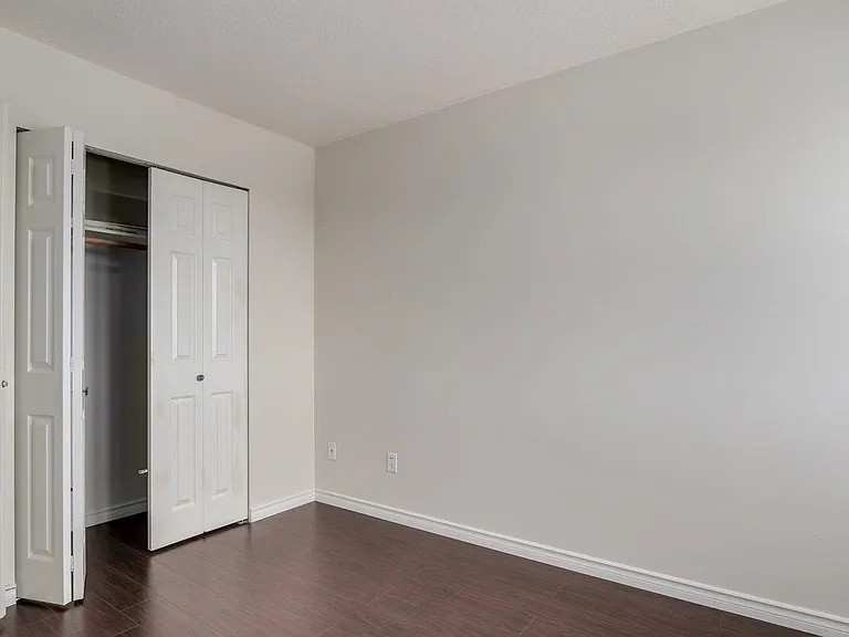 2657 Sandstone Cres #UPPER FLOOR — Photo 30