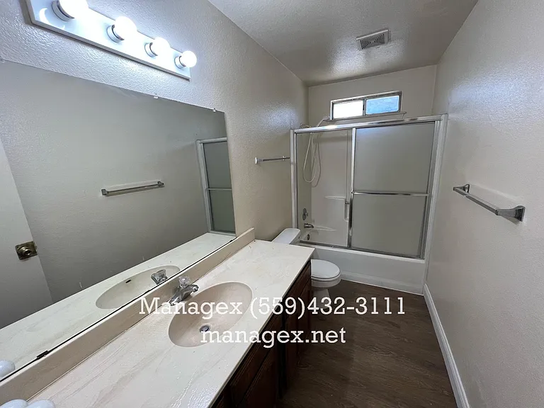 4334 N Ellendale Ave — Photo 6