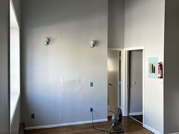 3rd image of 311 N Maple Ave #8