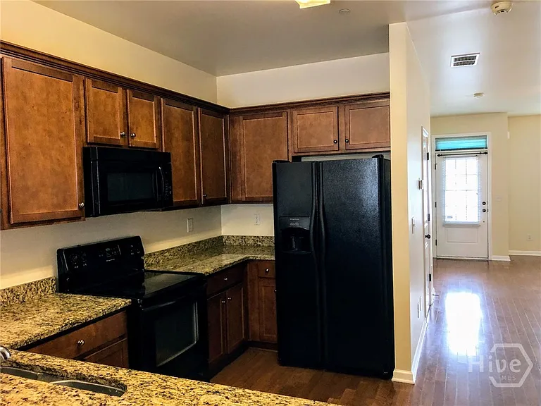 127 Red Maple Dr — Photo 5