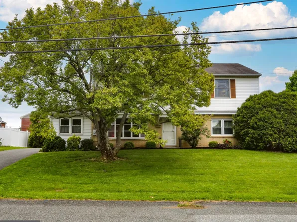 54 Douglas St, Boyertown, PA 19512