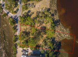 15 Carrol Dr, Crawfordville, FL 32327