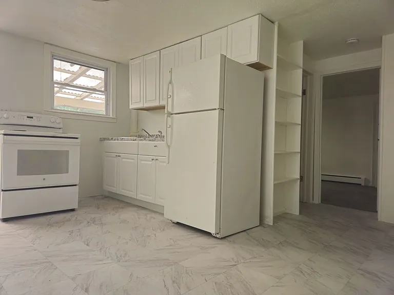 916 Middle St #14 — Photo 6