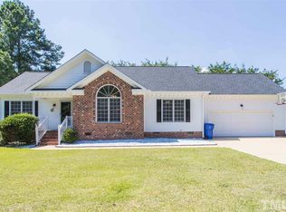 406 Powhatan Dr, Fuquay Varina, NC 27526