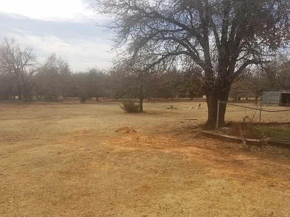 3rd image of 51 Country Creek Dr