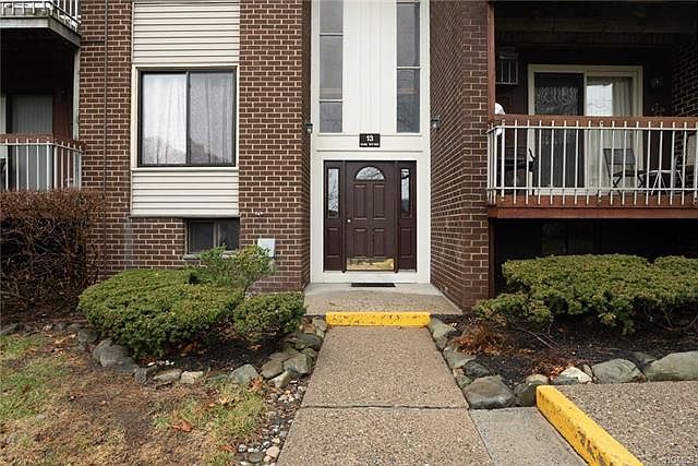 1st image of 131 Country Club Ln