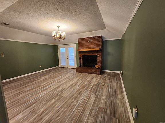 3rd image of 718 Cara Jane Dr