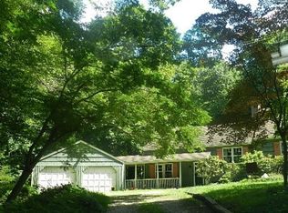 44 Powder Horn Hl, Weston, CT 06883