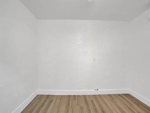 3 bed, 2.0 bath, $3,500 — Photo 4