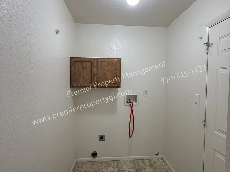 612 Round Table Rd — Photo 12