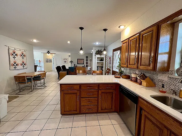 2902 Candlestick Ln — Photo 13