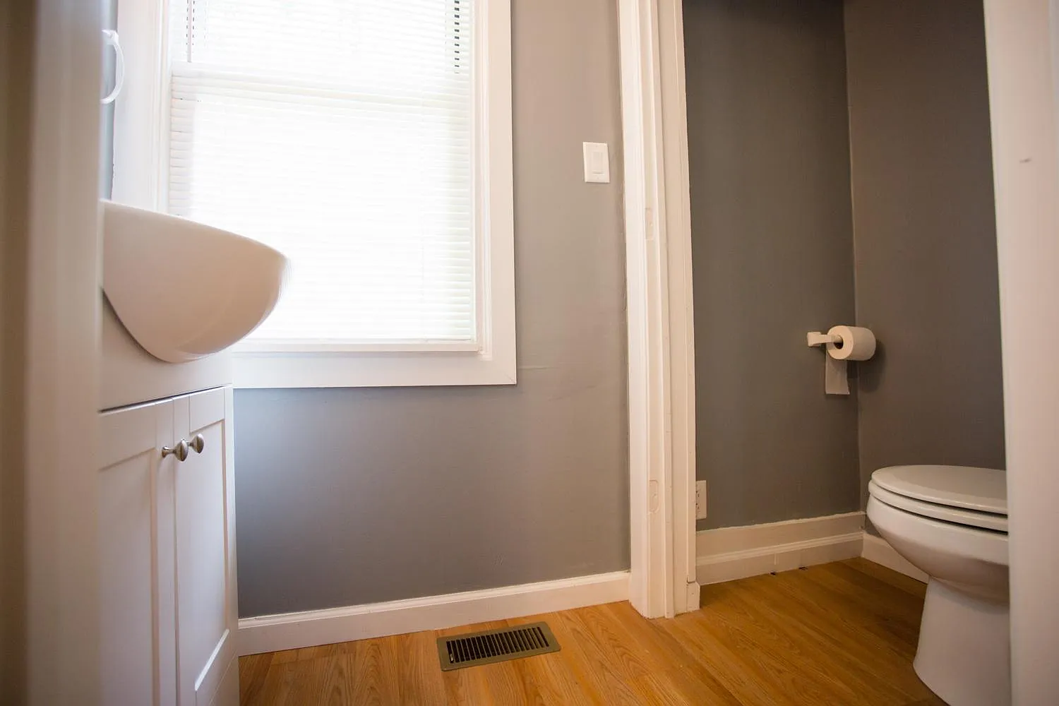 3 bed, 1.5 bath, 2000 sqft, $1,800 — Photo 2