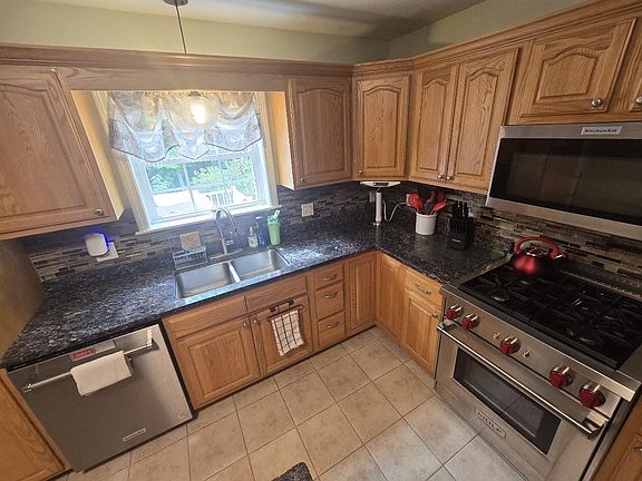 4th image of 32 Patterson Road