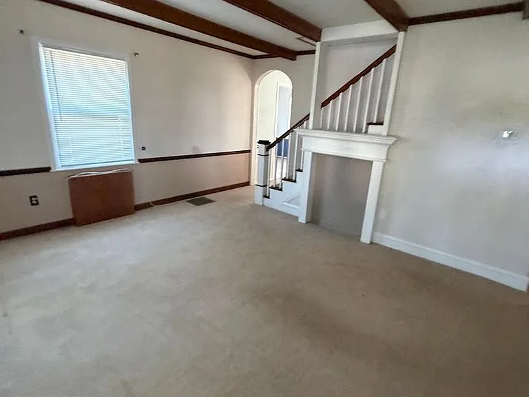 821 Lorane Rd — Photo 2