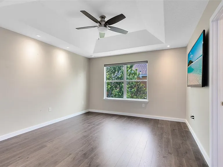 9625 Silver Buttonwood St — Photo 14