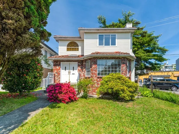 2547 E 34th Ave, Vancouver, BC V5R 2T1