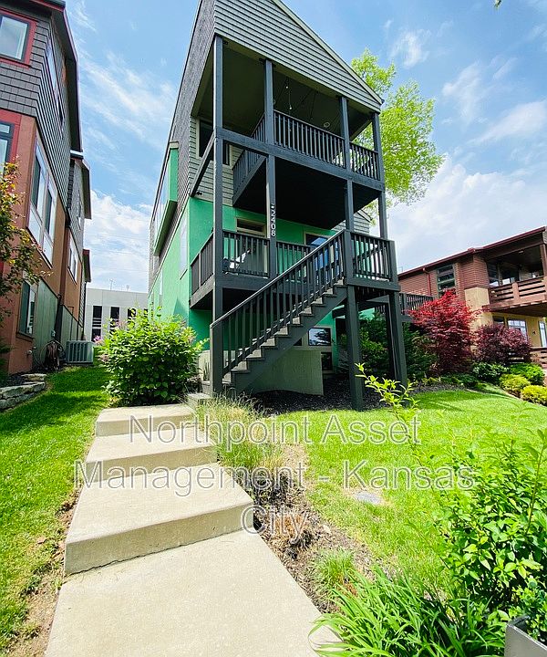 1st image of 2408 Forest Ave