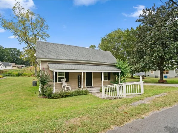 107 Cherry St, Adairsville, GA 30103