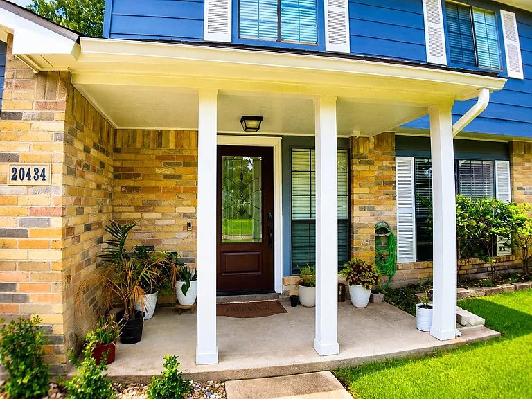 20434 Blue Juniper Dr — Photo 3