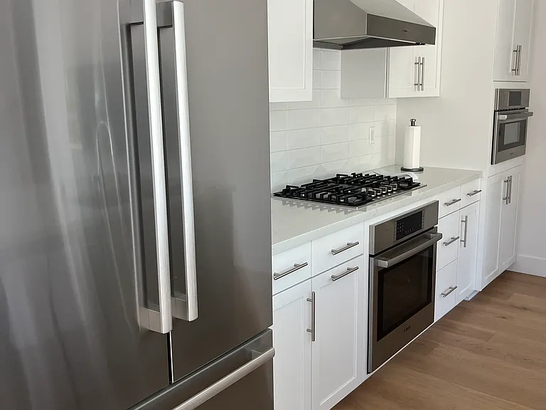 Sepulveda Cir — Photo 3
